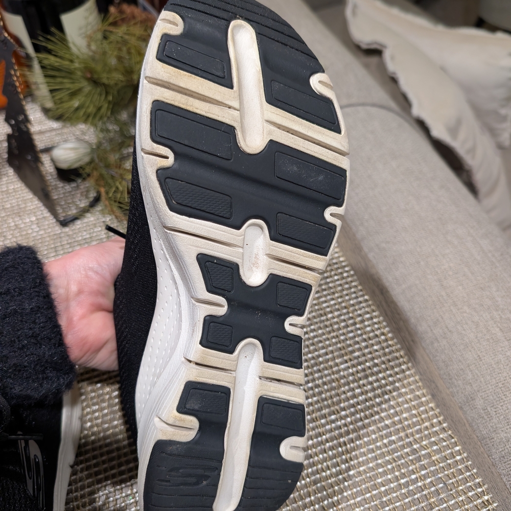 Skechers Black and White Arch Fit Sneakers - Picture 8 of 8